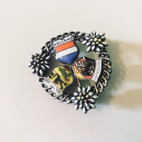 Vintage Holland Deutschland Geilenkirchen  Souvenir Pin Brooch - Picture 9 of 9